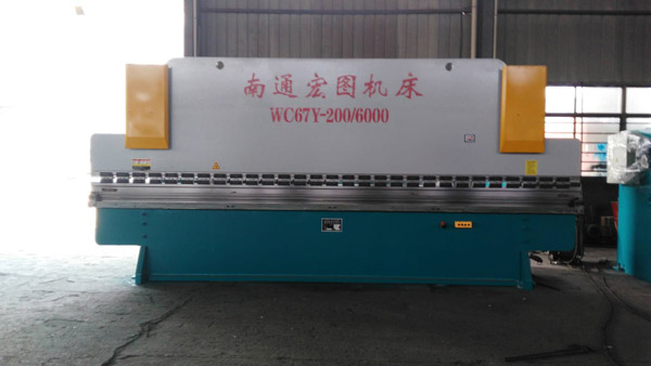 WC67Y-200T/6000液壓板料折彎機