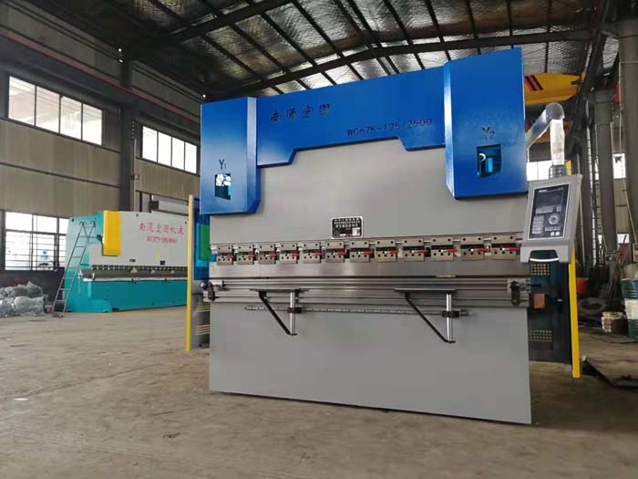 WC67K-125T/2500數(shù)控折彎?rùn)C(jī)